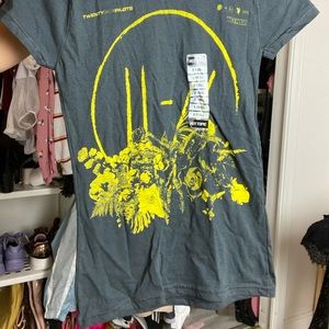 NWT twenty one pilots t shirt